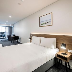 Deluxe Studio Apartment